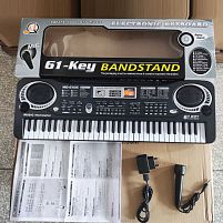 Синтезатор MQ 6106 61 клавіша, мікрофон, регулювання гучності, запис та відтворення звуків, працює від мережі та батарейок, USB-кабель, звуки муз