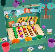 Логічна гра C 72529 дерев’яна основа, 5 чаш для сортування, 25 гумових овочів, 10 двосторонніх карток із завданнями