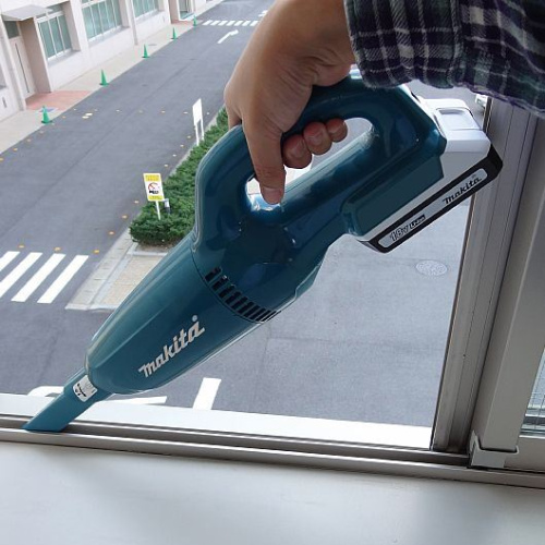 Картинка  Пылесос Makita , 18В, 600мл, G-battery, без АКБ (CL183DZX) от магазина cd-market фото 2