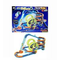 Трек 89994 122 елементи, 2 машинки із вбудованими акумуляторами, підсвічування, світиться у темряві, трюки, муляжі оточення, в коробці